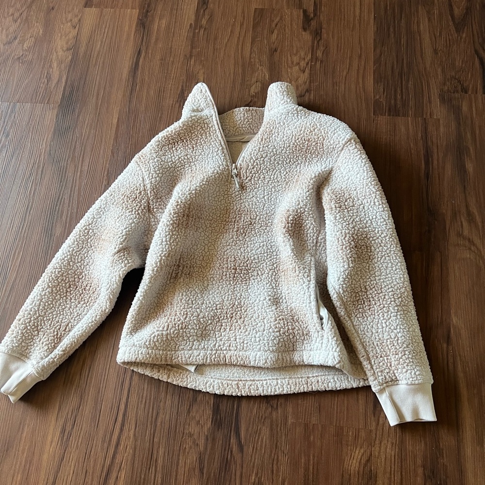 Fuzzy warm pullover